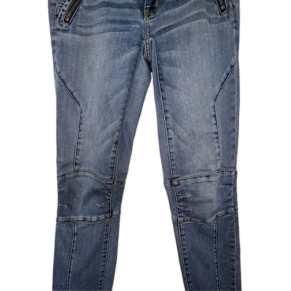 American Eagle Ankle Length Jeggings With Patchwork
Design - Picture 2 of 5